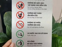 Bảng nội quy nhà vệ sinh 5 nội dung dạng đứng cầm tay