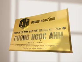 Bảng hiệu công ty inox vàng gương cạnh vác logo nổi – ảnh đại diện sản phẩm bảng hiệu công ty inox vàng gương cạnh vác chéo 45 độ logo nổi 3D ảnh sản phẩm rõ nét nền trắng