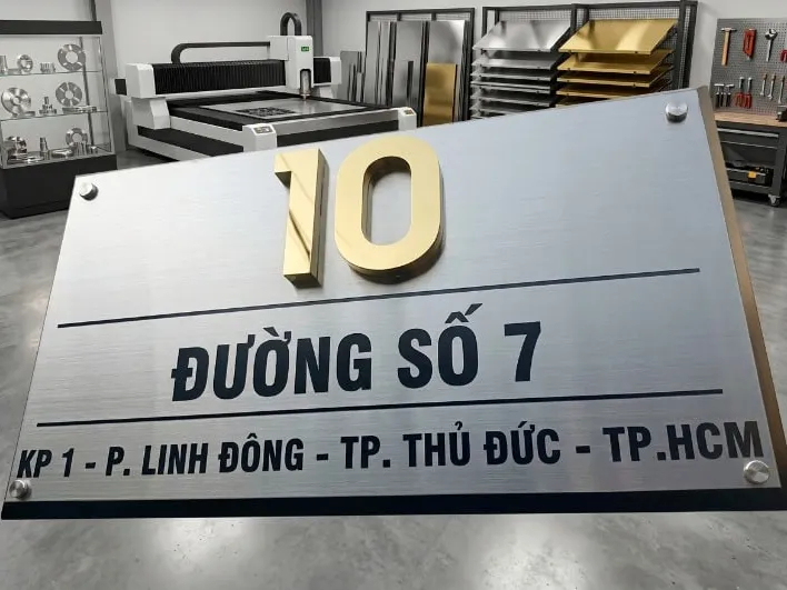 Làm Bảng Số Nhà Inox Xước Chữ Nổi Mạ Vàng Tại TPHCM bảng số nhà inox 304 xước bạc chữ số nổi 3D mạ vàng lắp đặt tại Thủ Đức TPHCM