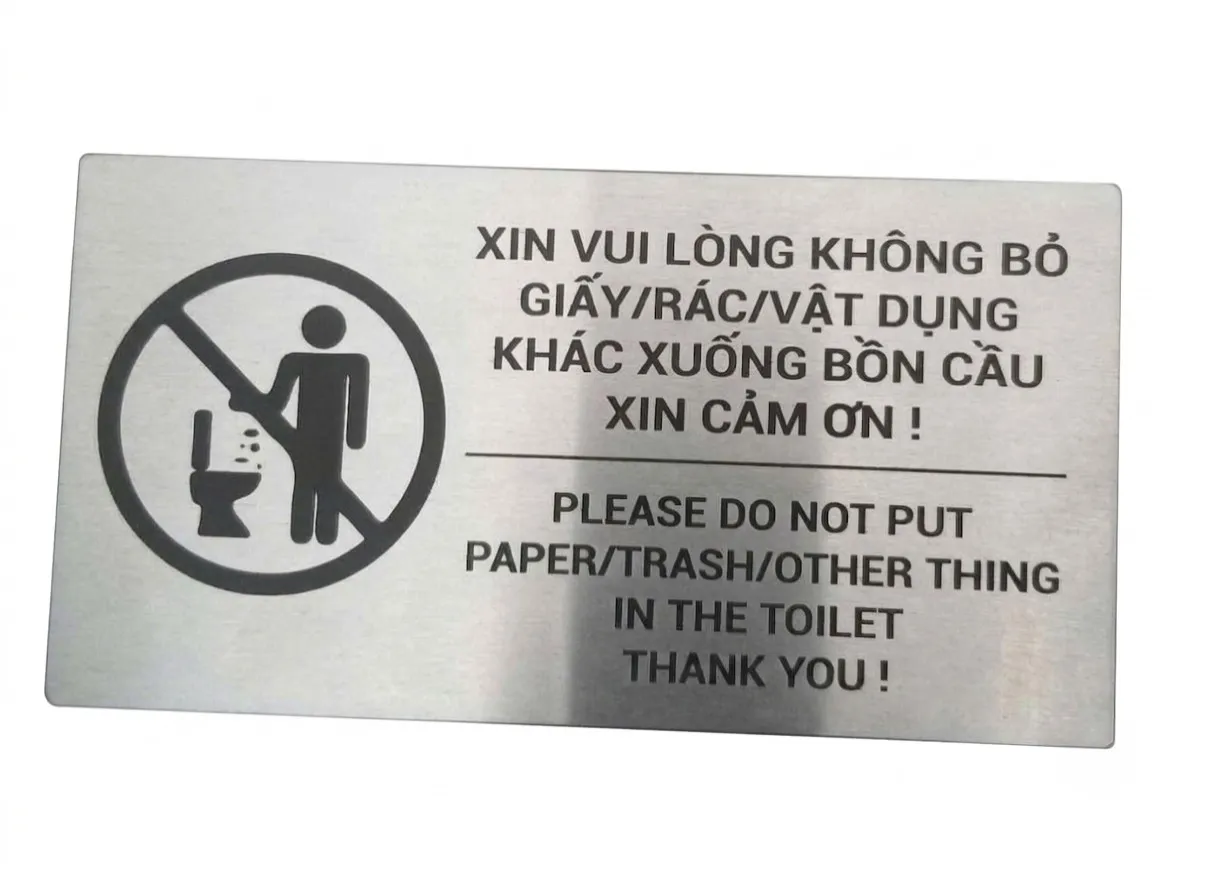 Bảng nội quy toilet nền trắng sản phẩm inox