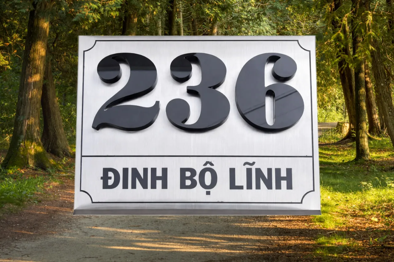 Bảng số nhà inox 304 chữ nổi 3D bóng gương – nhìn tổng thể Bảng số nhà inox 304 chữ nổi 3D màu xám bạc nhìn thẳng mặt trước