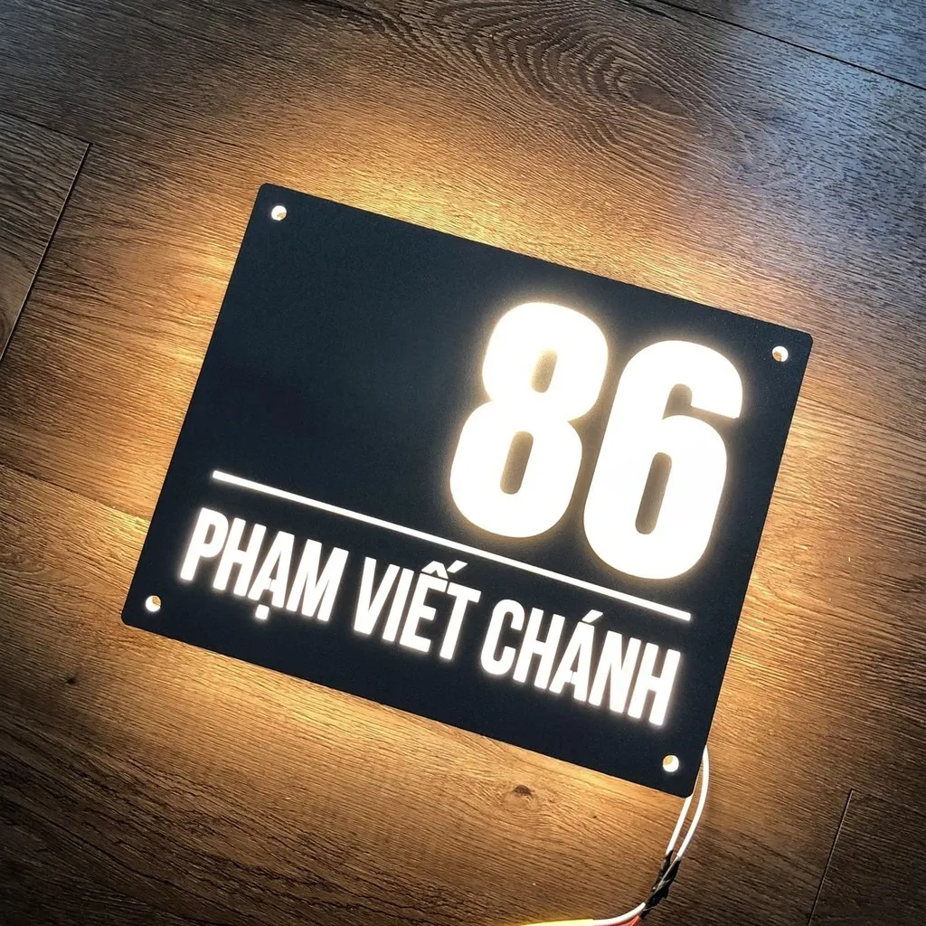 Bảng số nhà 3D mica hút LED backlit sáng ban đêm nền xám titan – Bảng Hiệu Vàng Bảng số nhà 3D số mica hút LED backlit phát sáng trắng ấm ban đêm nền xám titan sơn tĩnh điện