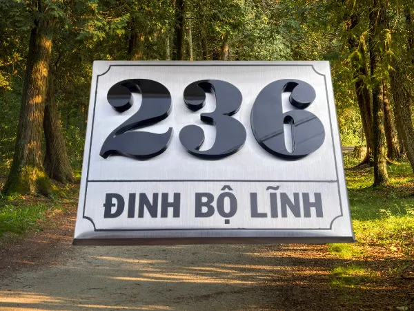 Bảng số nhà inox chữ nổi 3D lắp đặt thực tế tại biệt thự nhà phố cao cấp Bảng số nhà inox 304 chữ nổi 3D phối cảnh lắp đặt thực tế tại biệt thự cao cấp