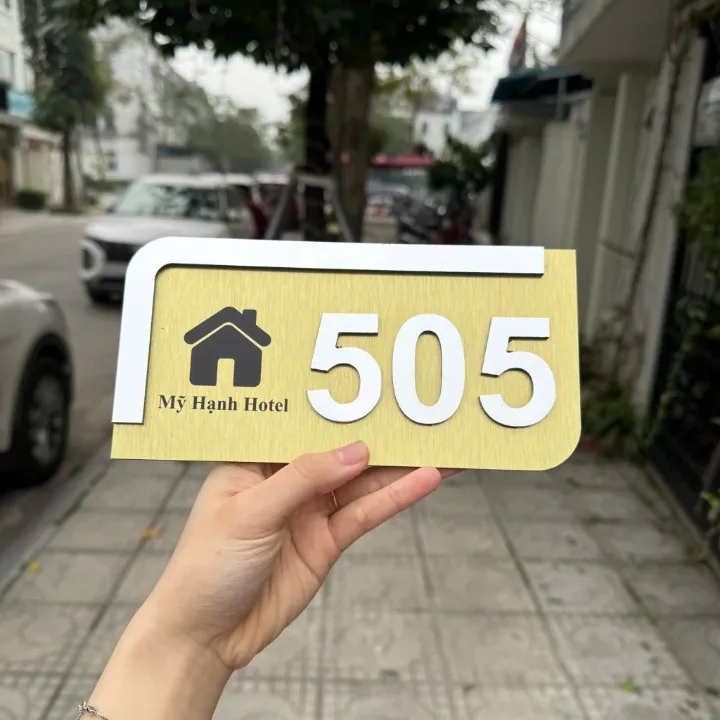 Bảng số phòng inox vàng đồng khắc logo khách sạn Bảng số phòng inox vàng đồng nổi 3D có logo khách sạn