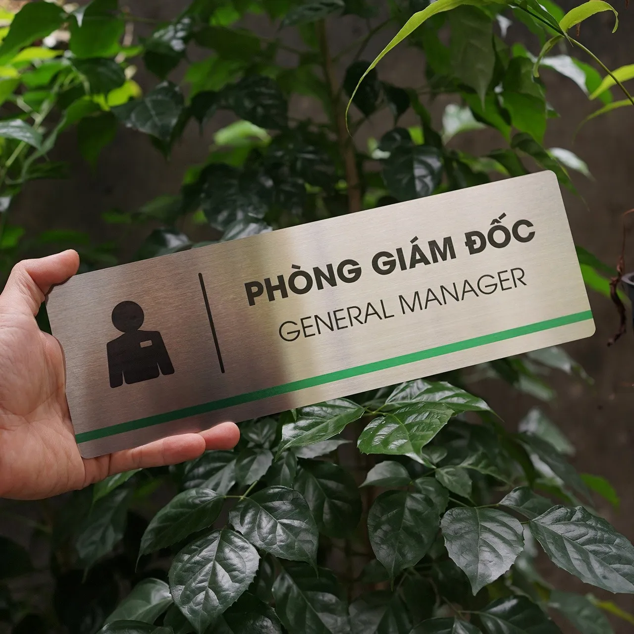bảng tên phòng giám đốc inox màu vàng gold tùy chỉnh theo yêu cầu