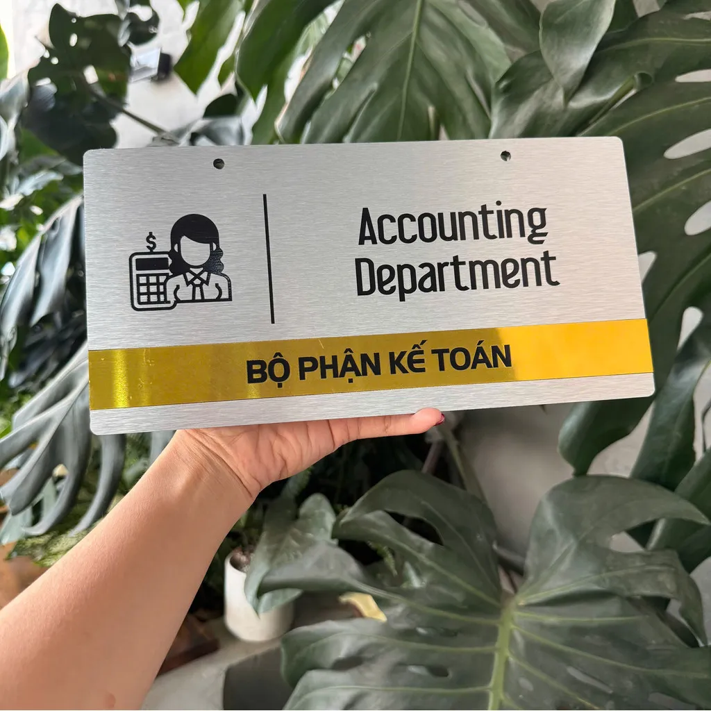 Bảng tên phòng kế toán inox xước bạc phối vàng gương Bảng tên phòng Accounting Department – Bộ Phận Kế Toán inox xước bạc vàng gương sản xuất theo yêu cầu